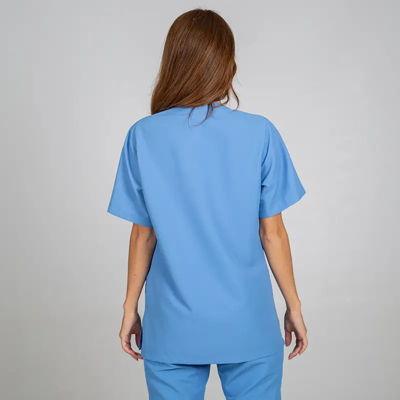 Camisola Nerea color celeste para enfermería de Gary's - casadelasbatas.com