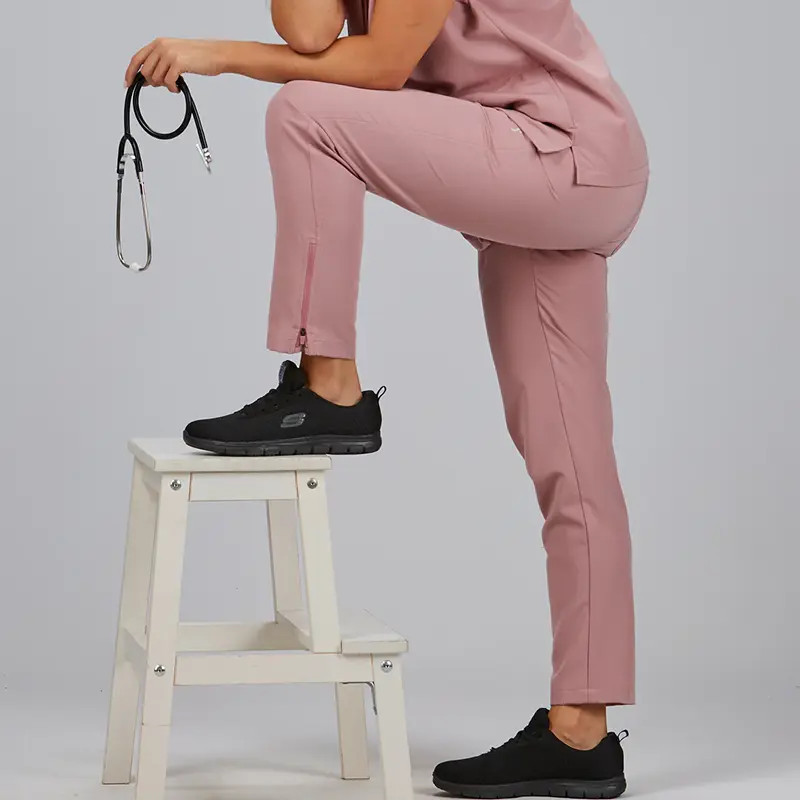 Pantalón de mujer cremallera en bajos rosa nude - Gary's