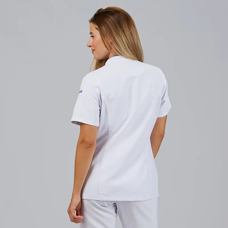 Casaca sanitaria blanca detalles Azul Maya Ylena - Gary's 600094