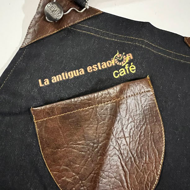 delantal para cafetería