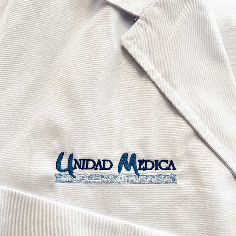 uniformes sanitarios clínica internacional